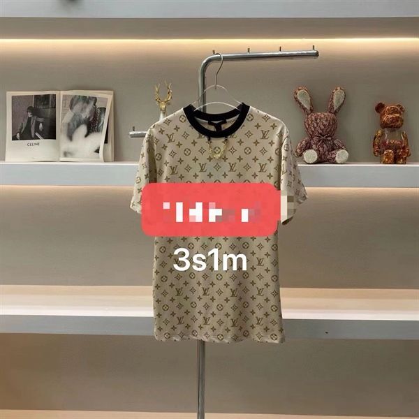 ANTN phông LV jt chữ cổ đen xích (*)