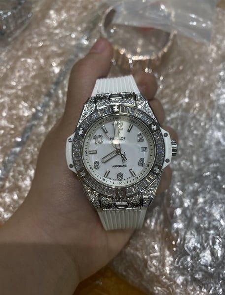 Đồng hồ HUBLOT viền đá
