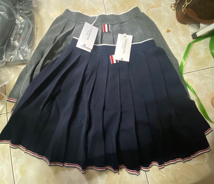 CVN len Thom xếp li