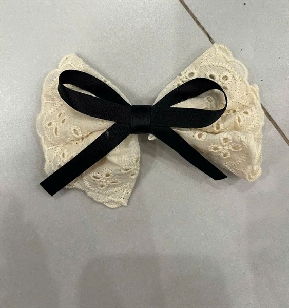 Kẹp ren nơ đen