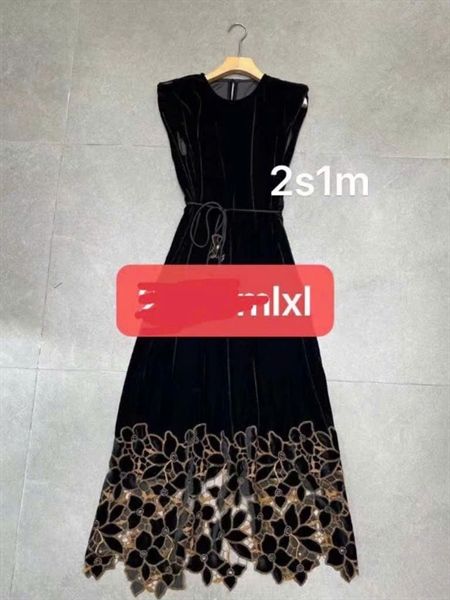 Váy nhung gấu hoa ren viền vàng kèm belt