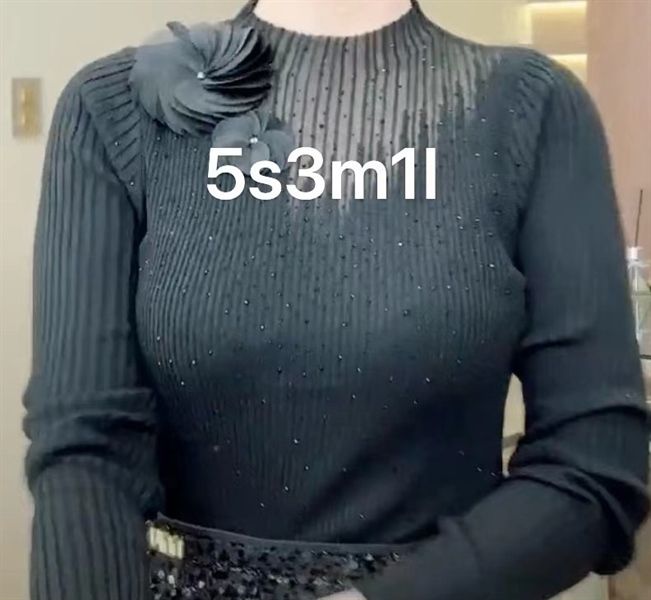 ADTN len mỏng đính đá và hoa lụa