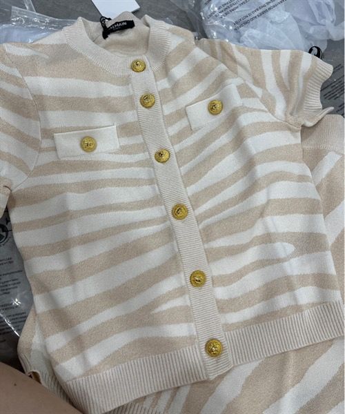 Áo Balmain len cộc tay sọc trắng be ( tách set )