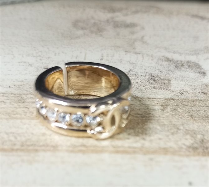 Nhẫn C dày viễn đá mặt X trơn