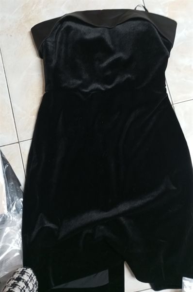 Váy nhung body cúp ngực