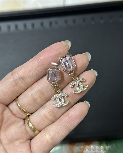 KT C đá hồng chữ nhật rủ