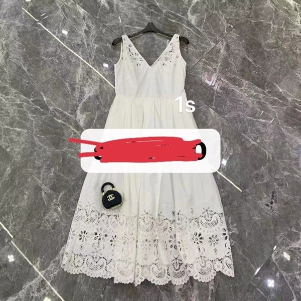 Váy khoét nách vai gấu thêu hoa lỗ (*)