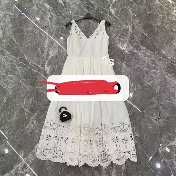 Váy khoét nách vai gấu thêu hoa lỗ (*)