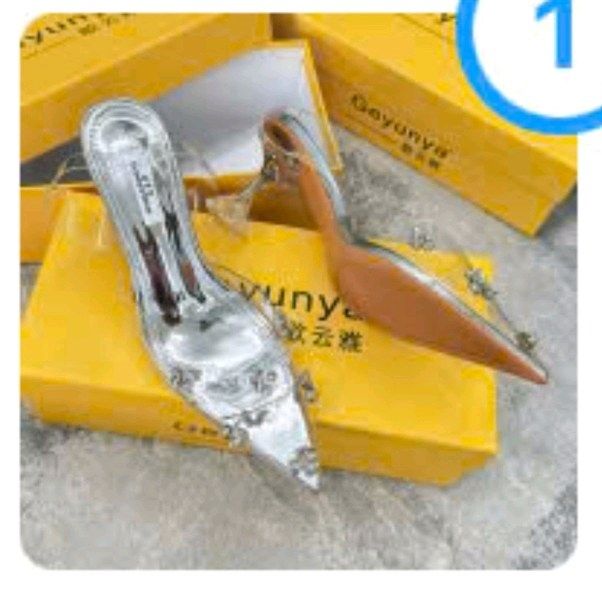 Guốc QH pha lê box vàng