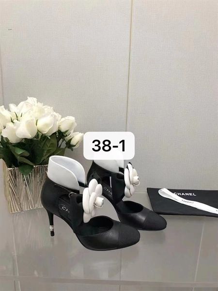 Guốc C đính hoa trắng 7p