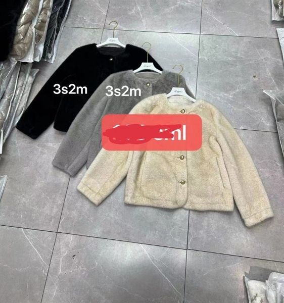 AKN lông cổ tròn 4 cúc