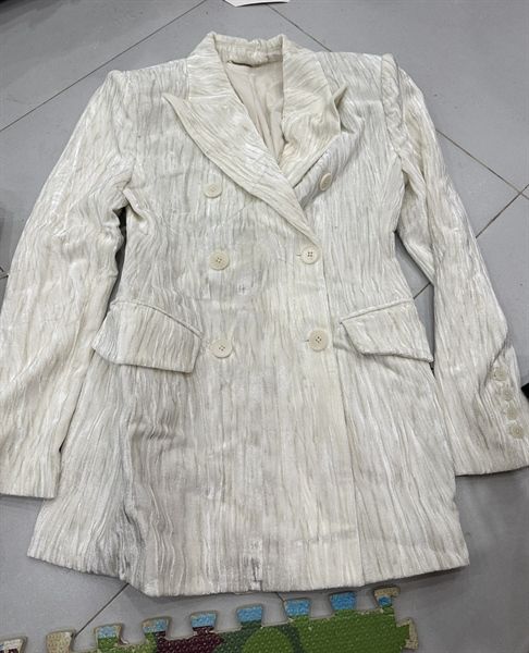 AKN nhung vân cổ vest