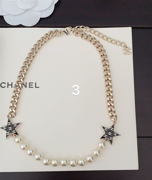 VC C nửa ngọc xích 2 sao đen