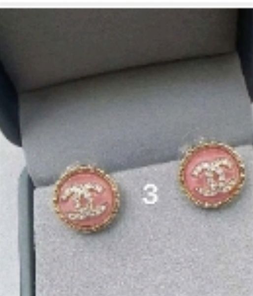 KT C tròn hồng chữ X đá