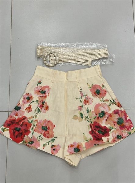 Quần sooc Zim cành hoa đỏ kèm belt