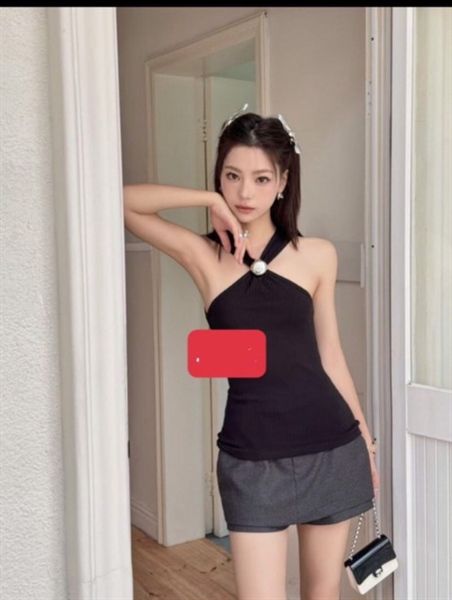 AKNN len Loewe cổ chéo đính khuy