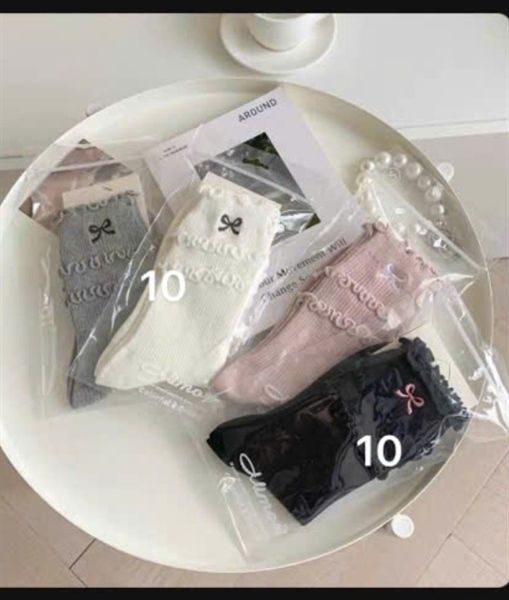Tất len bèo thêu nơ