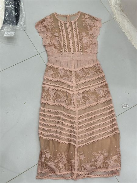Váy ren hoa vân cúc bọc