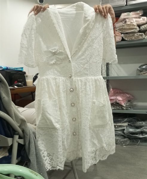 Váy Zim ren ngắn tay cổ vest kèm belt