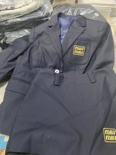 Set Miu vest cvn