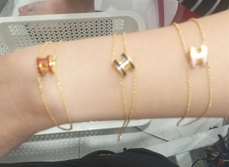 VT H mặt H dây mảnh - Sz vừa