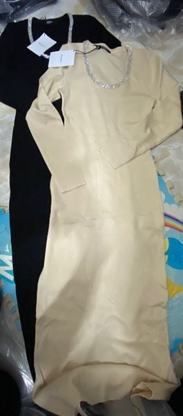 Váy len Balmain cổ tròn viền đá