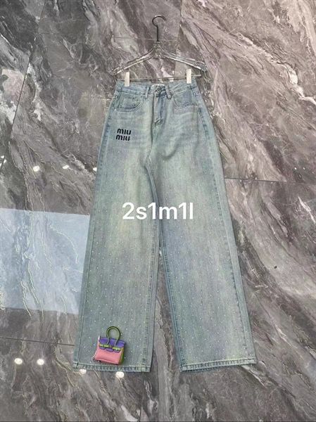 QD jean Miu chữ đen đính đá (*)
