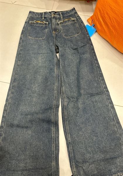 QD jean suông túi trước đính khuy