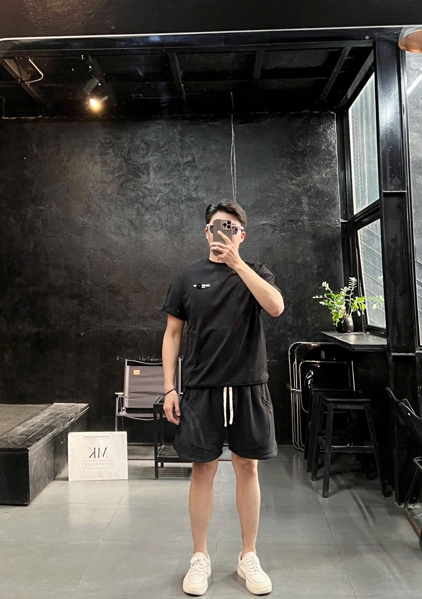 Áo Phông Ngắn Tay Nam Nữ Thêu Chữ 25
