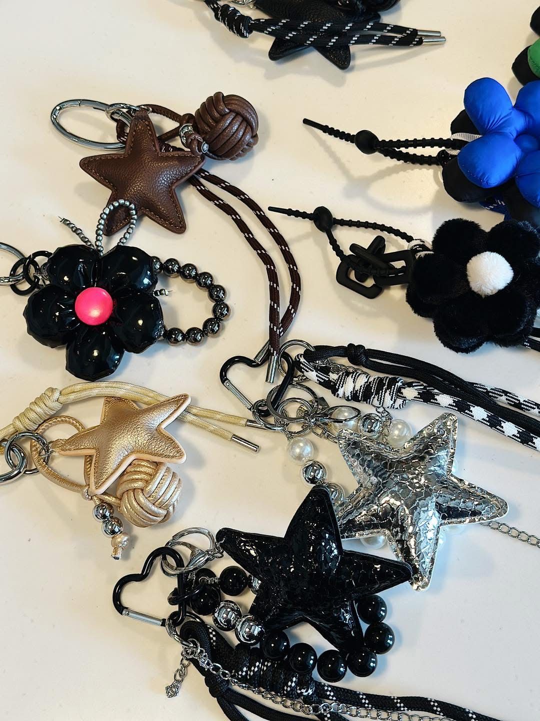 KEYCHAIN LEATHER FLOWER