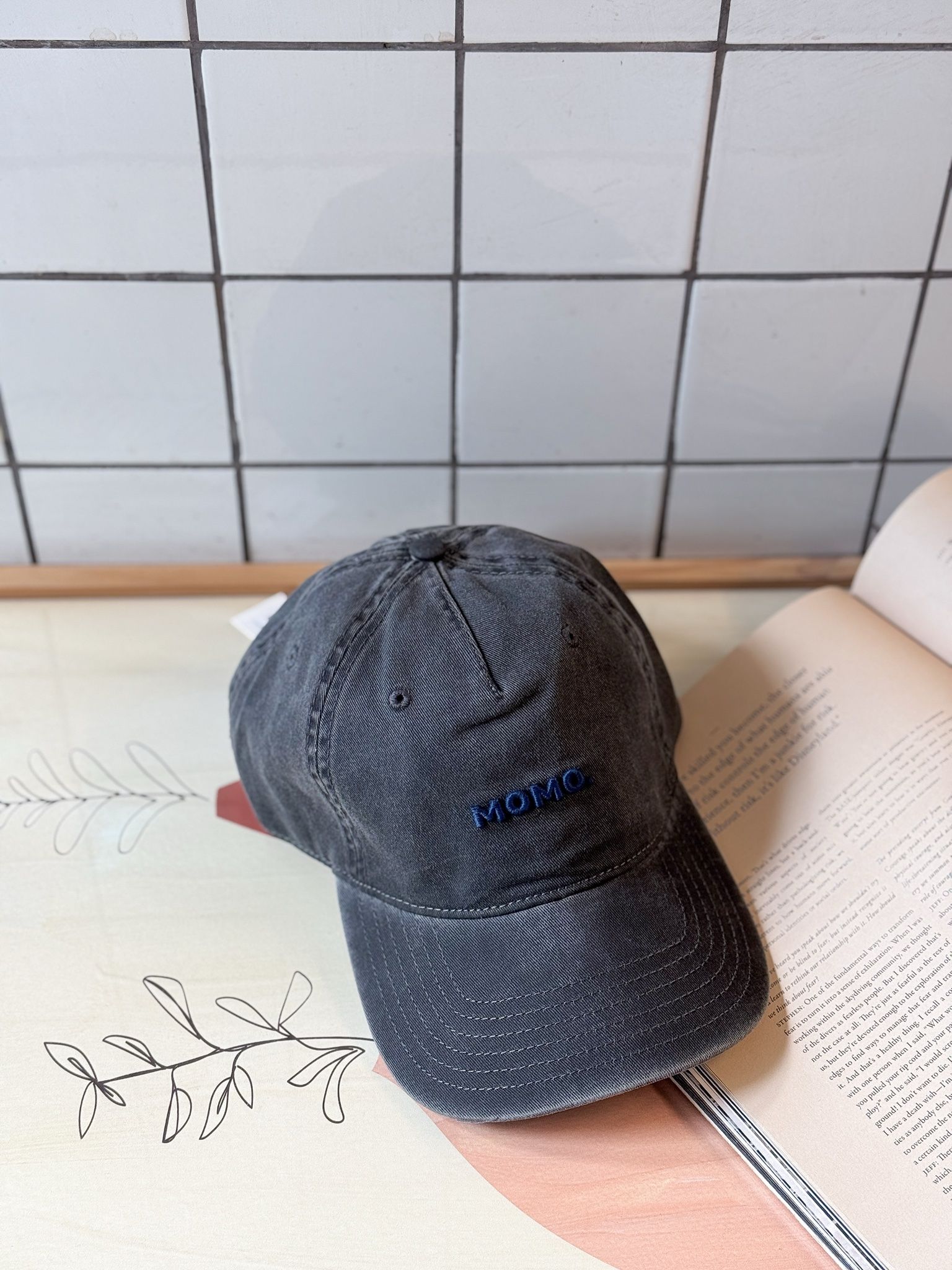 CAP MOMO DARK GREY