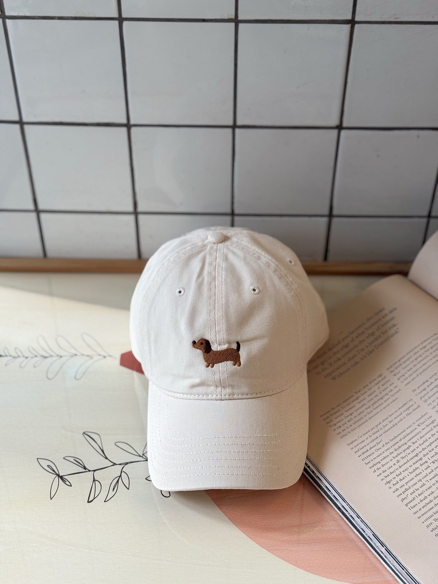 CAP DACHSHUND PUPPY WHITE