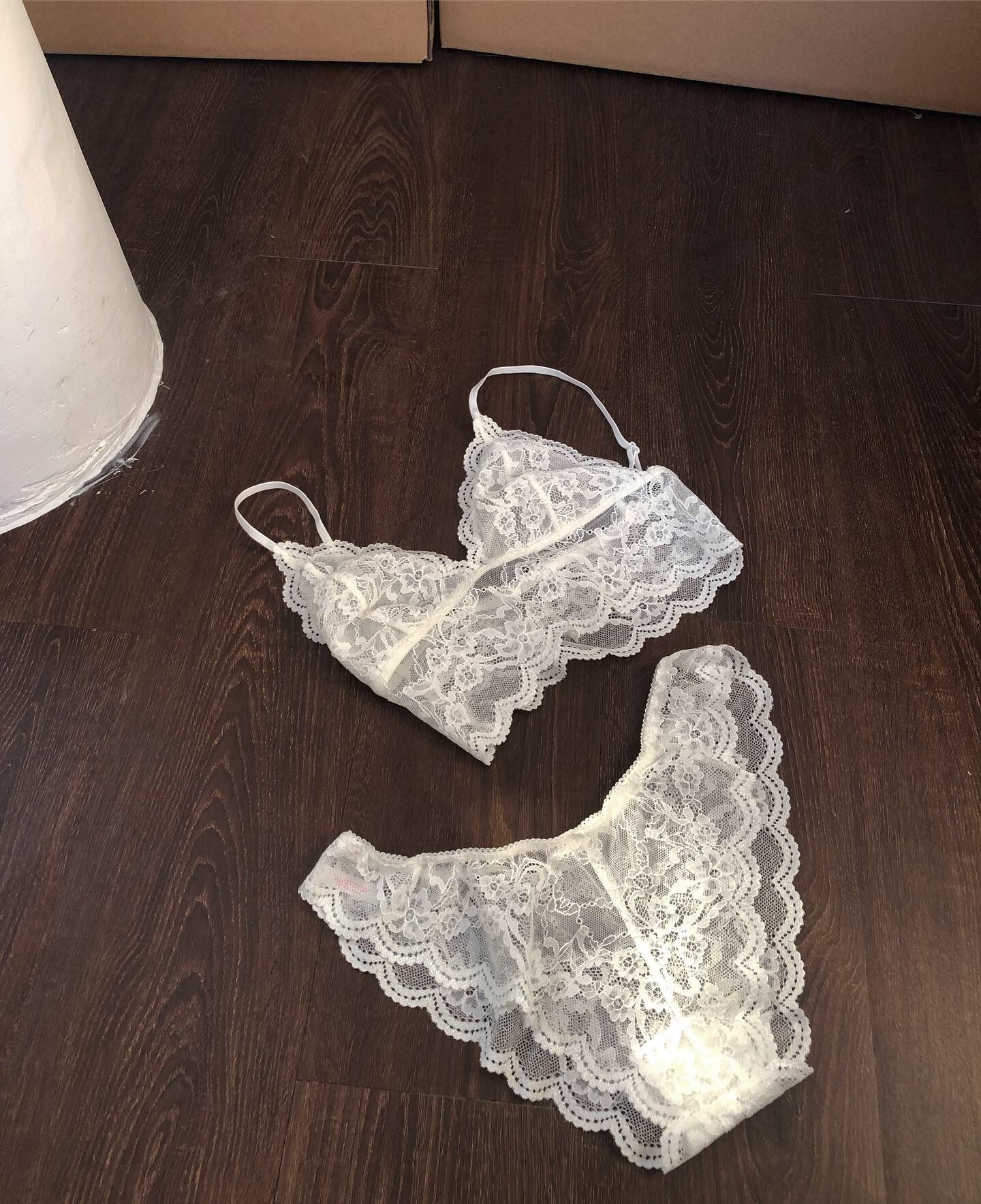 White Flower Tanktop - Áo Bralette Lẻ