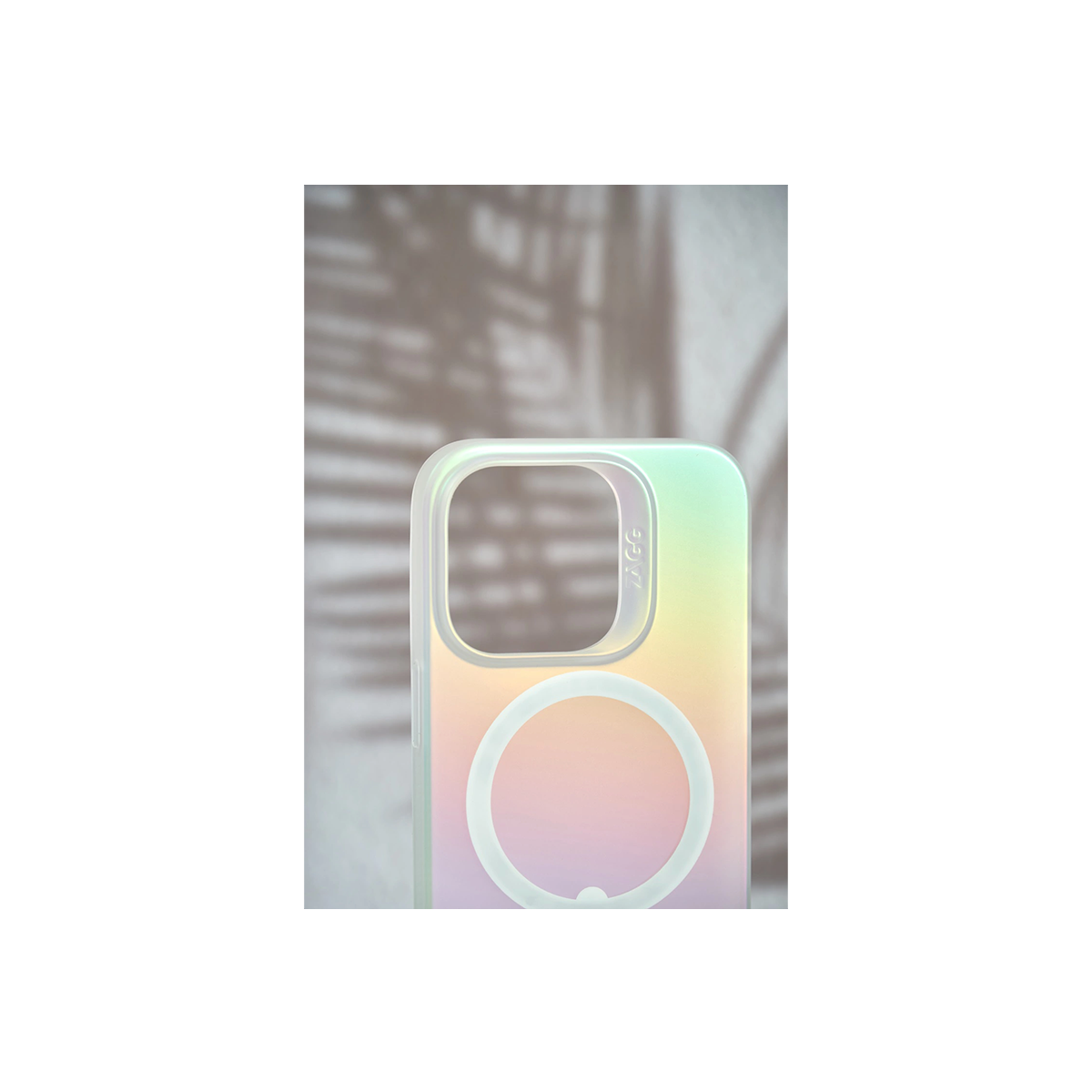 Ốp lưng bảo vệ ZAGG Matte Iridescent Snap hỗ trợ sạc Magsafe cho iPhone 14 Pro