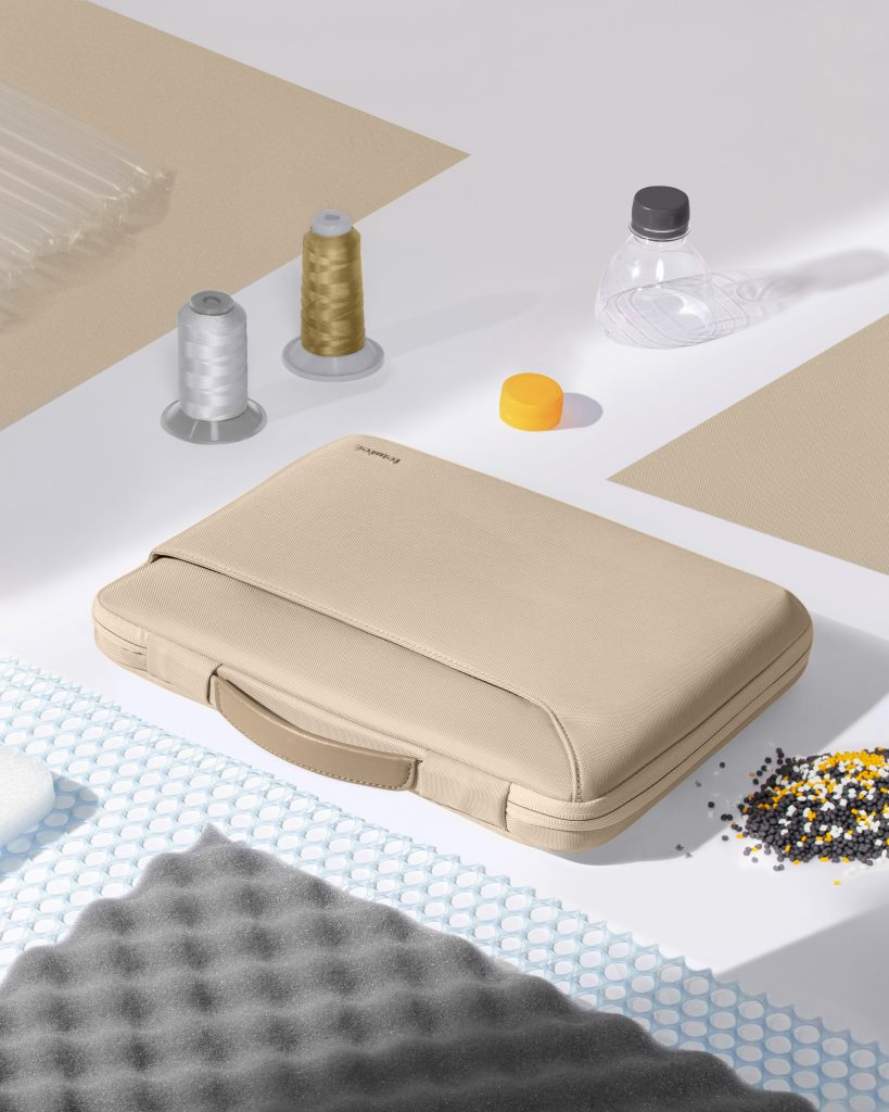 TÚI XÁCH CHỐNG SỐC TOMTOC (USA) SPILL-RESISTANT MACBOOK PRO 16” KHAKI