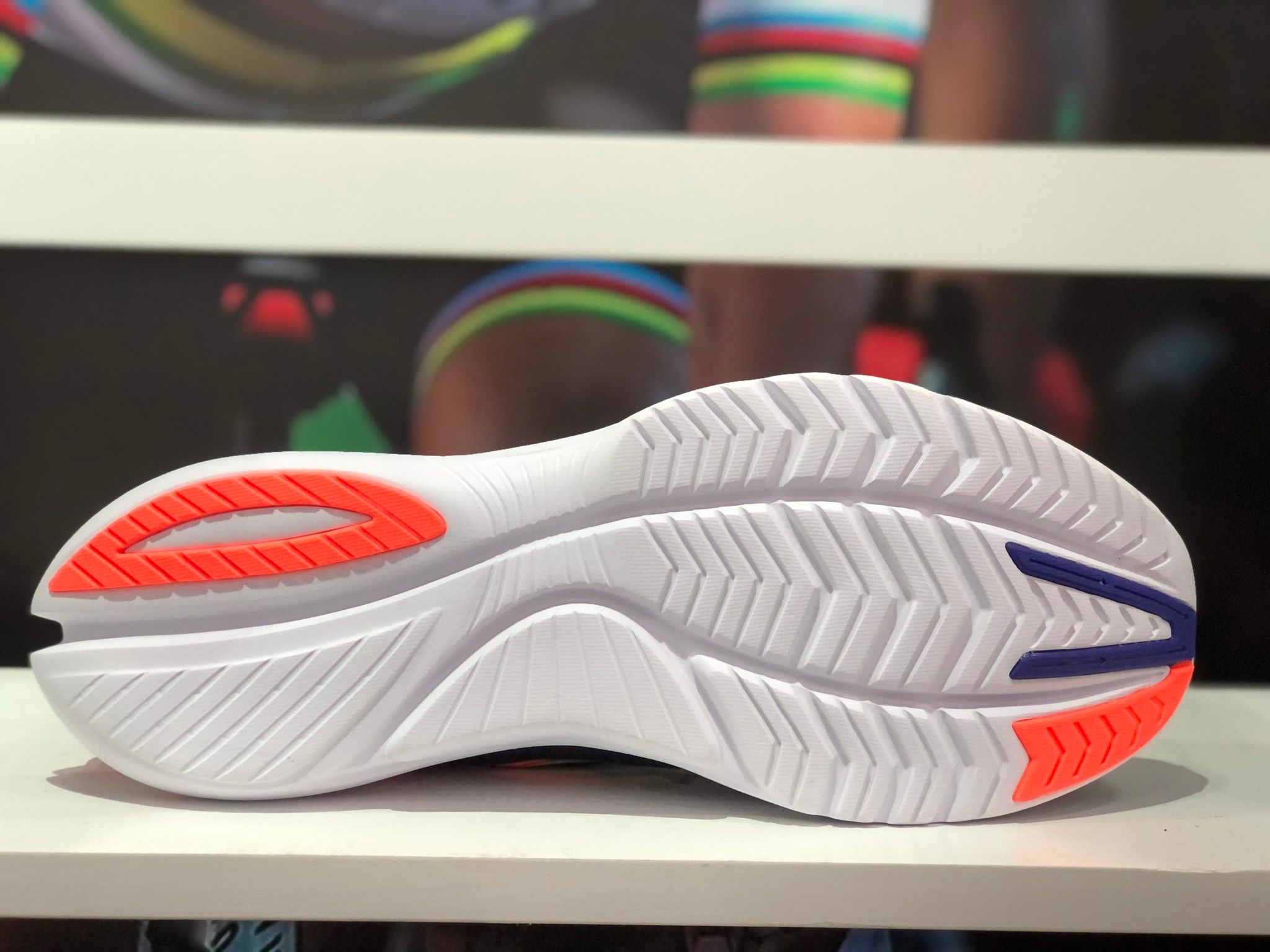 KINVARA 12 - GIÀY CHẠY BỘ NAM SAUCONY