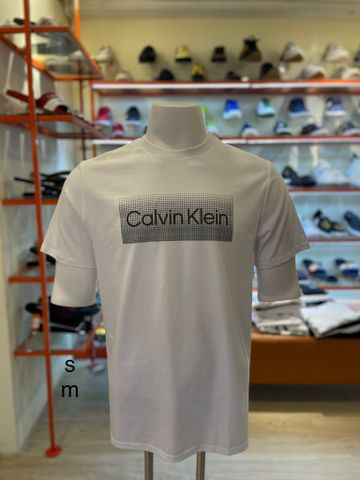 Áo Thun Trắng Ô Vuông Xám Chữ Đen Calvin Klein - New - SP40582086 - GC05