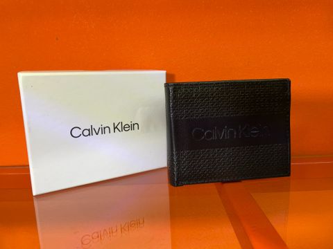 Ví Nam Đen Chữ In Chìm Calvin Klein - New - 31KA220003