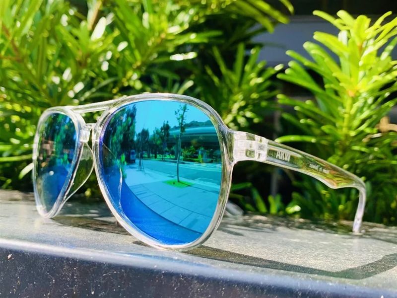 KÍNH THỂ THAO AKIWEI SUPA CLEAR BLUE