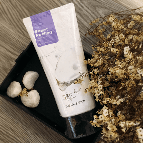 Tẩy Tế Bào Chết Chiết Xuất Từ Ngọc Trai The Face Shop Smart Peeling White Jewel 120ml