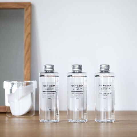 Nước Hoa Hồng Dành Cho Da Dầu Muji Light Toning Water Light 200ml