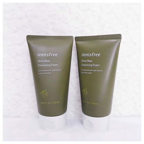 Sữa Rửa Mặt Dưỡng Ẩm Sâu Innisfree Olive Real Cleansing Foam 150ml