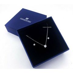 Bộ dây chuyền Swarovski và khuyên tai nụ