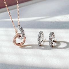 Bộ dây chuyền và khuyên tai Swarovski