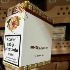 Hộp 15 điếu tubos Romeo Y Julieta No.2