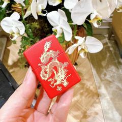 Bật lửa Zippo rồng vàng nền đỏ siêu hiếm