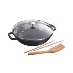 Chảo gang Staub Gusseisen Wok 30cm kèm giá róc mỡ