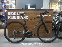 Xe đạp Touring Giant REVOLT F-1 đời 2022