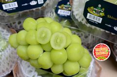 Nho Mẫu đơn Shine Muscat K-Grape Hàn quốc - hộp 450gr