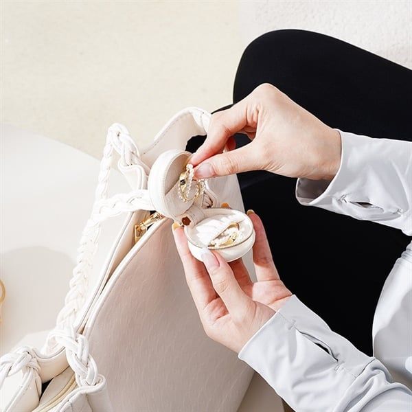 Hộp đựng trang sức mini móc khoá 5cm